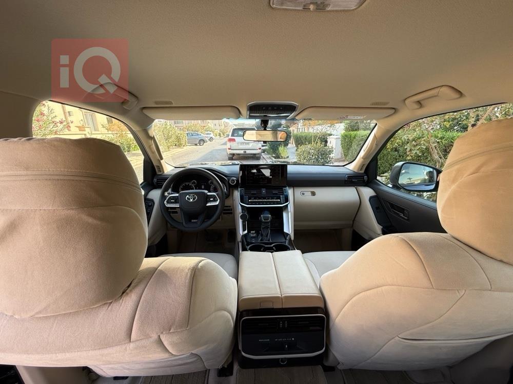 تۆیۆتا لاند کروزەر